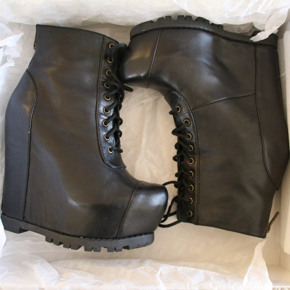 STEVE MADDEN Black ARMENDA LEATHER Platform Shoes Laced Up BOOTIES ~ Size 6